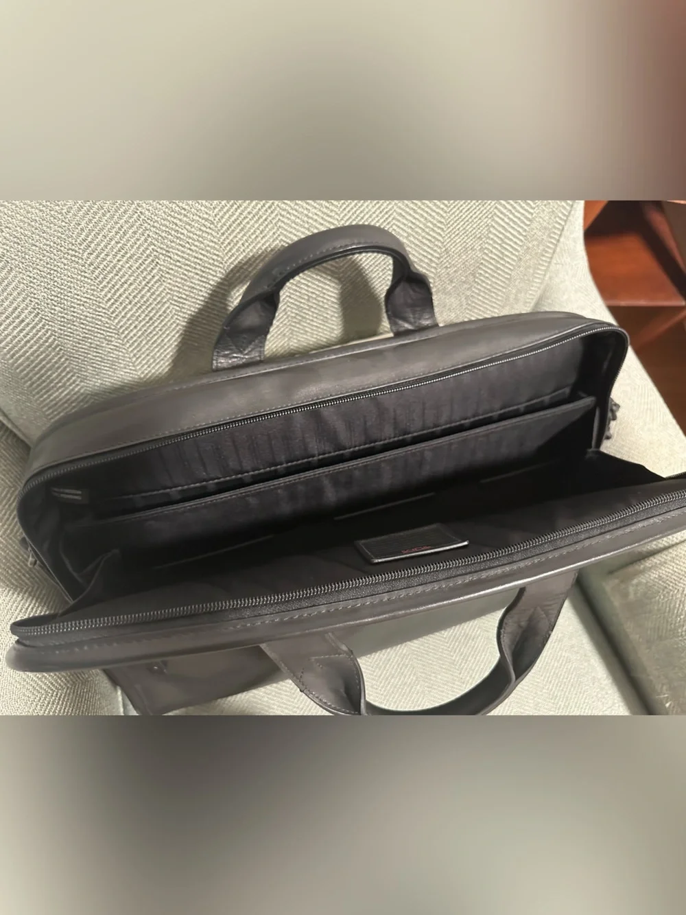 Tumi Black Leather Business Briefcase with Shoulder Strap